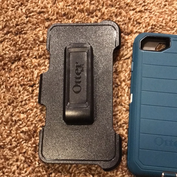 Otter Defender Pro with belt clip - Picture 7 of 7